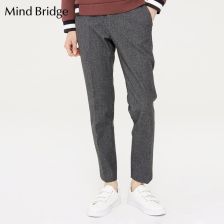 灰色裤子怎么搭配