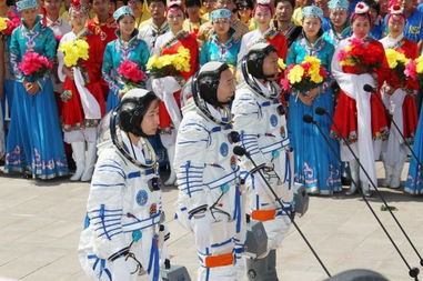 神舟九号宇航员有哪些人