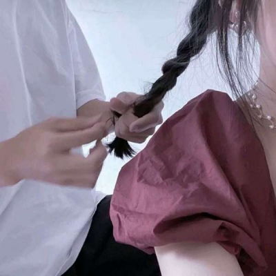 不太明显的动漫情侣头像,求几对看起来不明显