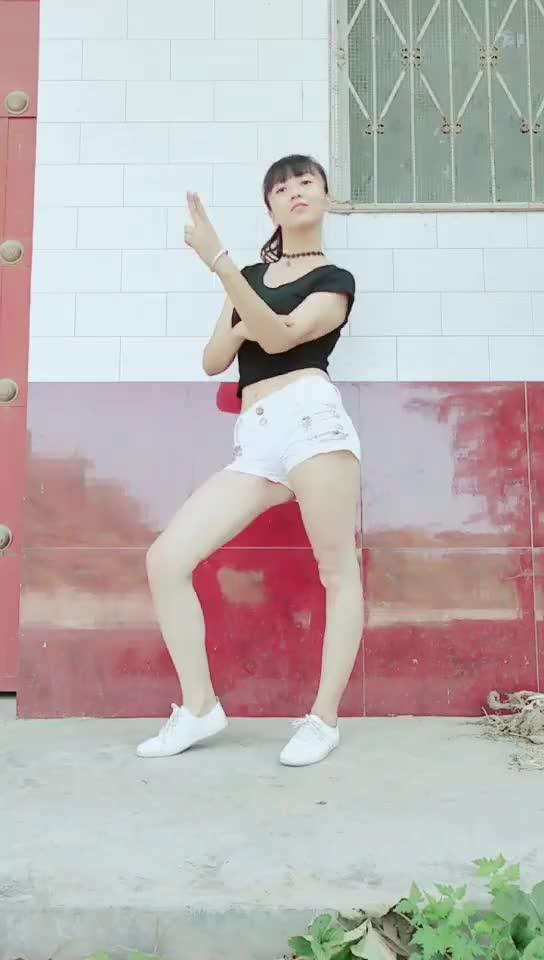 人说法克油 ,然后很多人就笑,有些在爆粗,想问一下这是什么意思