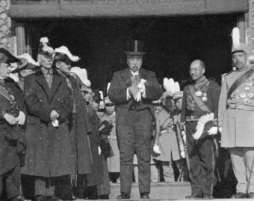 旧社会《巴黎和会》时期,我国的徐大总统,其中的徐总统指的是谁???