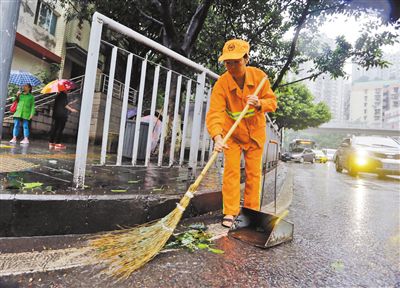 赞美环卫工人的句子?