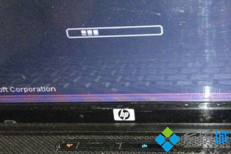 电脑屏幕总是闪,怎么回事?