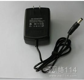 12v电源适配器，12v电源适配器可以当充电器用吗