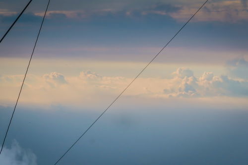 薄雾的拼音，薄雾的拼音多音字组词