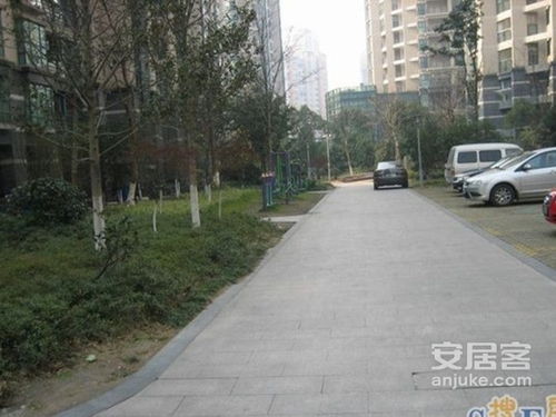 钱塘春晓物业是龙湖的吗