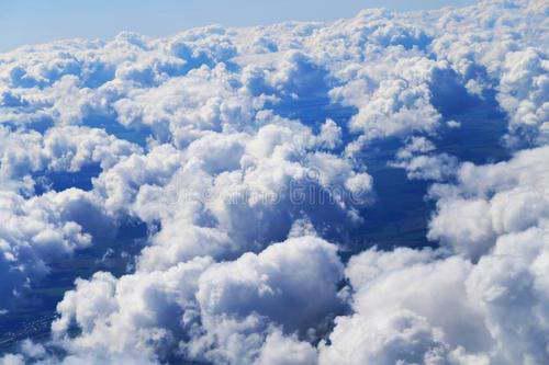 天上的云像什么，天上的云像什么一年级