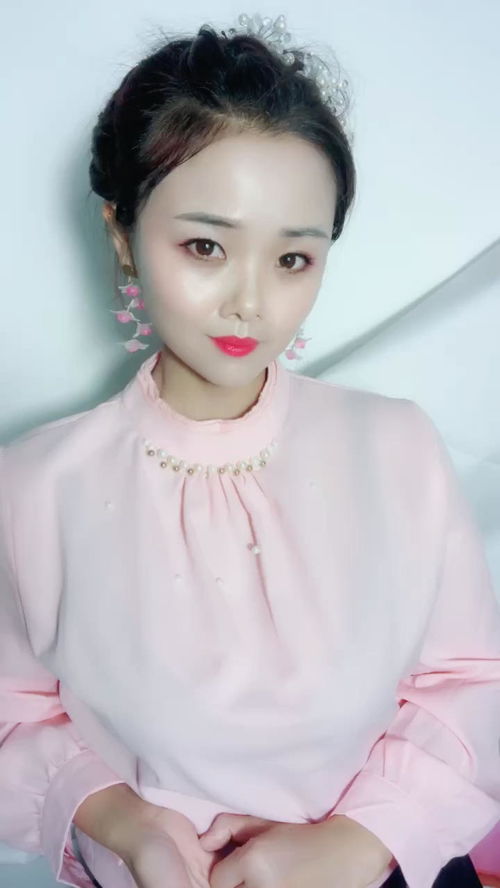 《上山是虎下山是龙》是什么歌里的歌词?