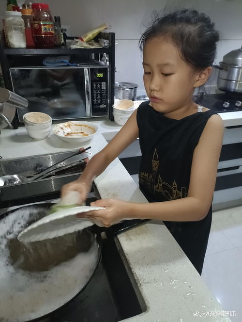 小时候洗碗的照片写什么?