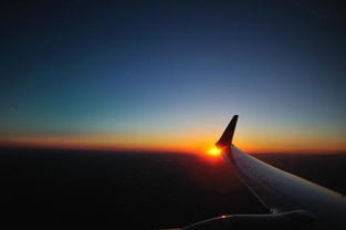 月亮升起来了改为拟人句怎么改