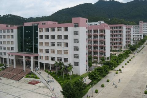 德庆香山中学，德庆香山中学官网