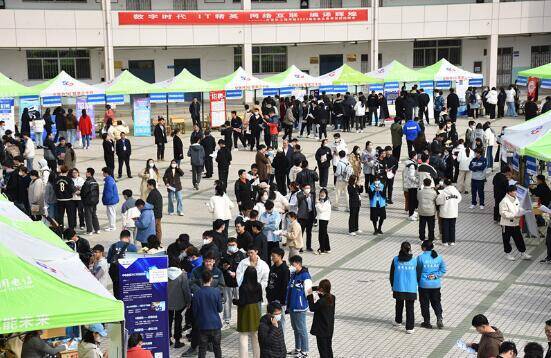 潍坊招聘会每周都什么时间举办啊?急用!!!