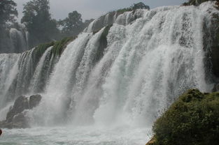 四面湖山归眼底，四面湖山归眼底歌咏的是谁