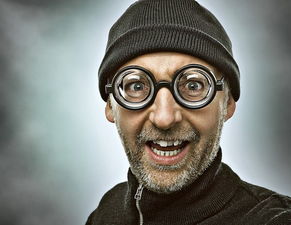 近视眼的眼镜是凹面镜还是凸面镜