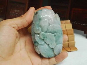 翡翠手把件怎么玩，翡翠手把件盘玩久了会有什么效果