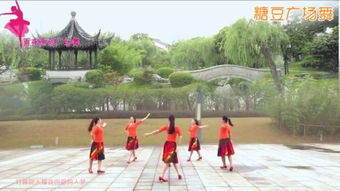 克里特岛的圆圈舞体现了什么样的精神?