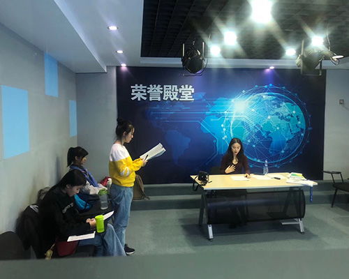 播音主持要学什么课程