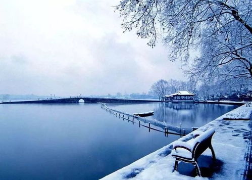 《春游湖》(徐俯)原文及翻译