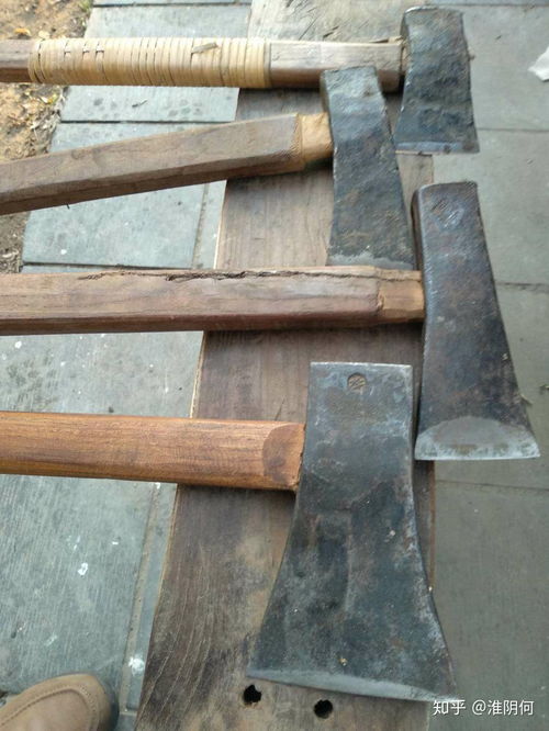 班门弄斧的意思是什么解释清楚，鲁班面前班门弄斧的意思