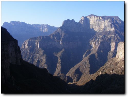 雄奇瑰丽，雄奇险峻