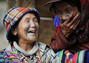 云南独龙族纹面女，云南独龙族纹面