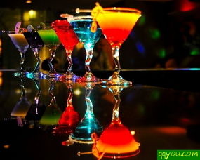 灯红酒绿的意思，灯红酒绿纸醉金迷是什么意思