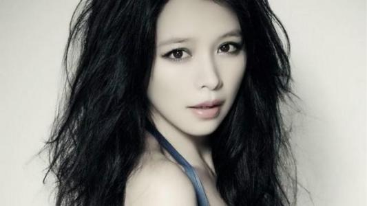 爱笑的眼睛徐若瑄歌词，爱笑的眼睛徐若瑄为什么听不了