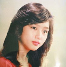 出身豪门46岁生女,为爱隐藏23年,朱丽倩为了刘德华到底有多能忍_百度