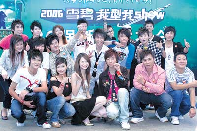 我开开心心表演我的SHOW 是那首歌的歌词