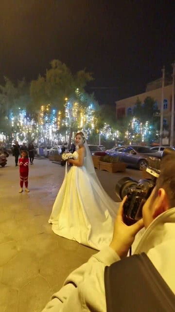 无与伦比的美丽歌词意思是什么?