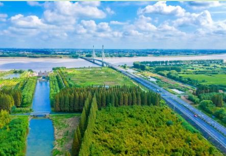 (关联词语) ( )水再上涨,江提( )有危险了