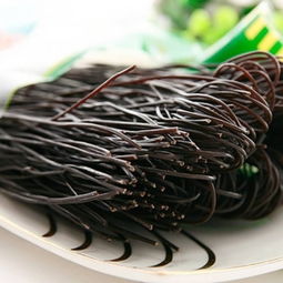 蕨根是什么样的植物?