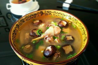 红枣香菇炖鸡汤的做法，竹荪香菇炖鸡汤的做法