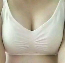 萧葭怎么念，萧葭苍苍,白露为霜,所谓伊人,在水一方的意思冮一皎