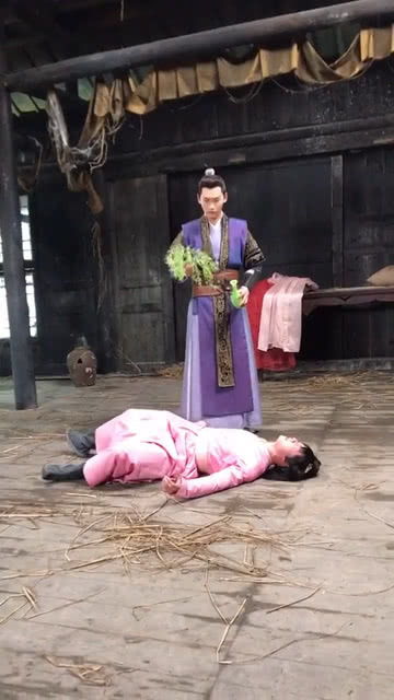 词语造句:用下人造句(约30个)