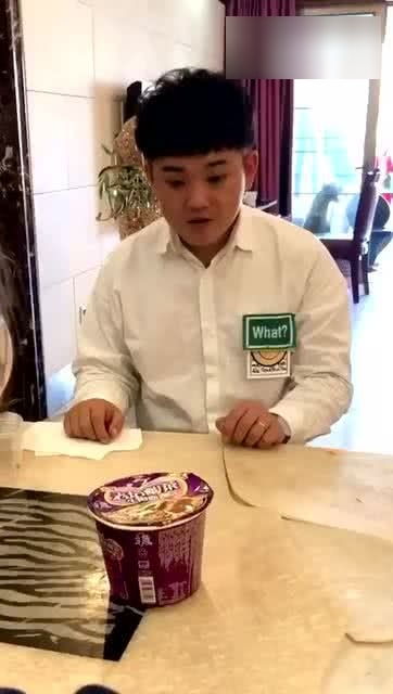 关于吃泡面的时候适合发朋友圈的幽默文案 (合集40句)