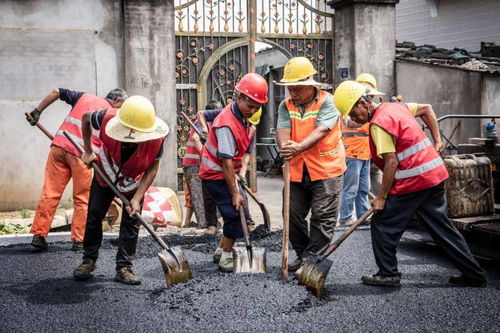 扁担作字两头看打一成语谜底是什么，扁担作字两头看打一成语是什么