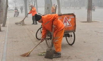 清洁工阿姨打扫卫生，清洁工一个月多少钱