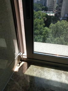 “窗子”的近义词是什么?