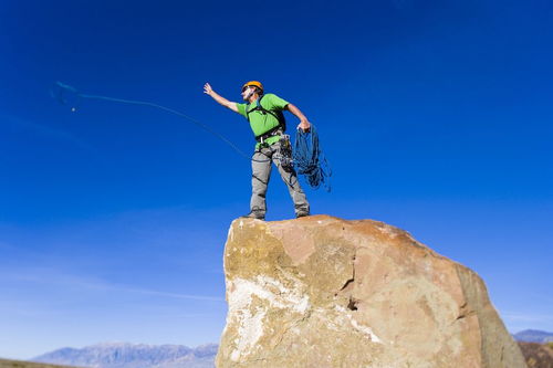登攀和攀登的区别，登攀和攀登意思一样吗