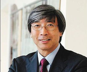 他变成富豪后拒绝回中国,给美国捐款300亿,为什么被嘲讽在作秀?_百度