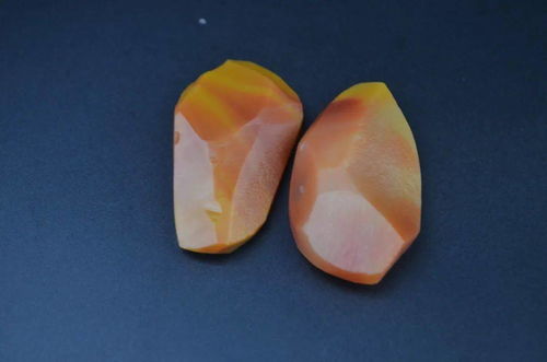 足字旁加石字念什么