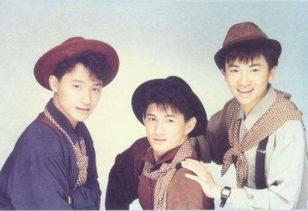 小虎队爱的歌词意义，小虎队爱的歌词改编