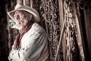 粗犷是什么意思解释词语，豪迈粗犷是什么意思