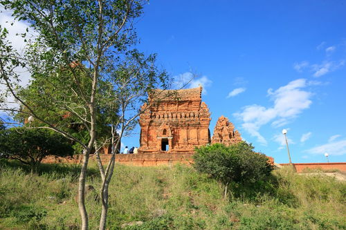 “江间波浪兼天涌”,下一句是什么?(出自杜甫的《秋兴八首》其一)_百度