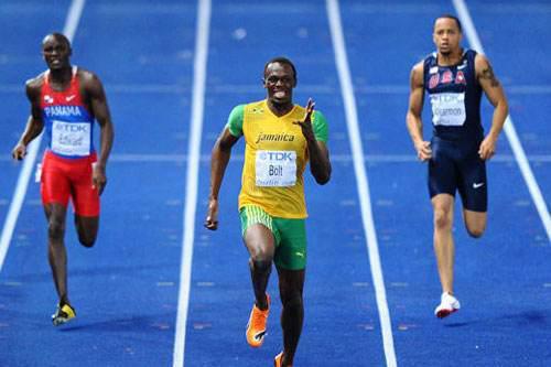 作文素材:致200米运动员-运动会加油稿