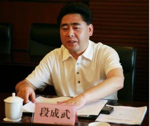 世界上最早发现和使用石油的国家是哪个国家?