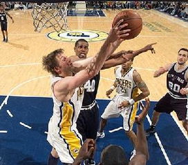 特洛伊.墨菲在勇士队穿几号球衣.在小牛队穿几号球衣