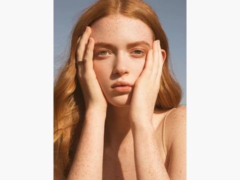 脸上长老人斑是什么原因?