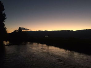 偏安一隅读音和意思